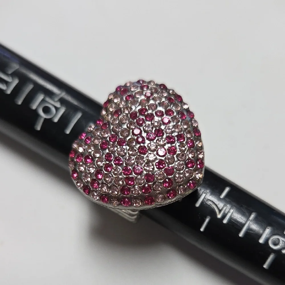 Heart-Shaped Pink and Silver Ring. 5117